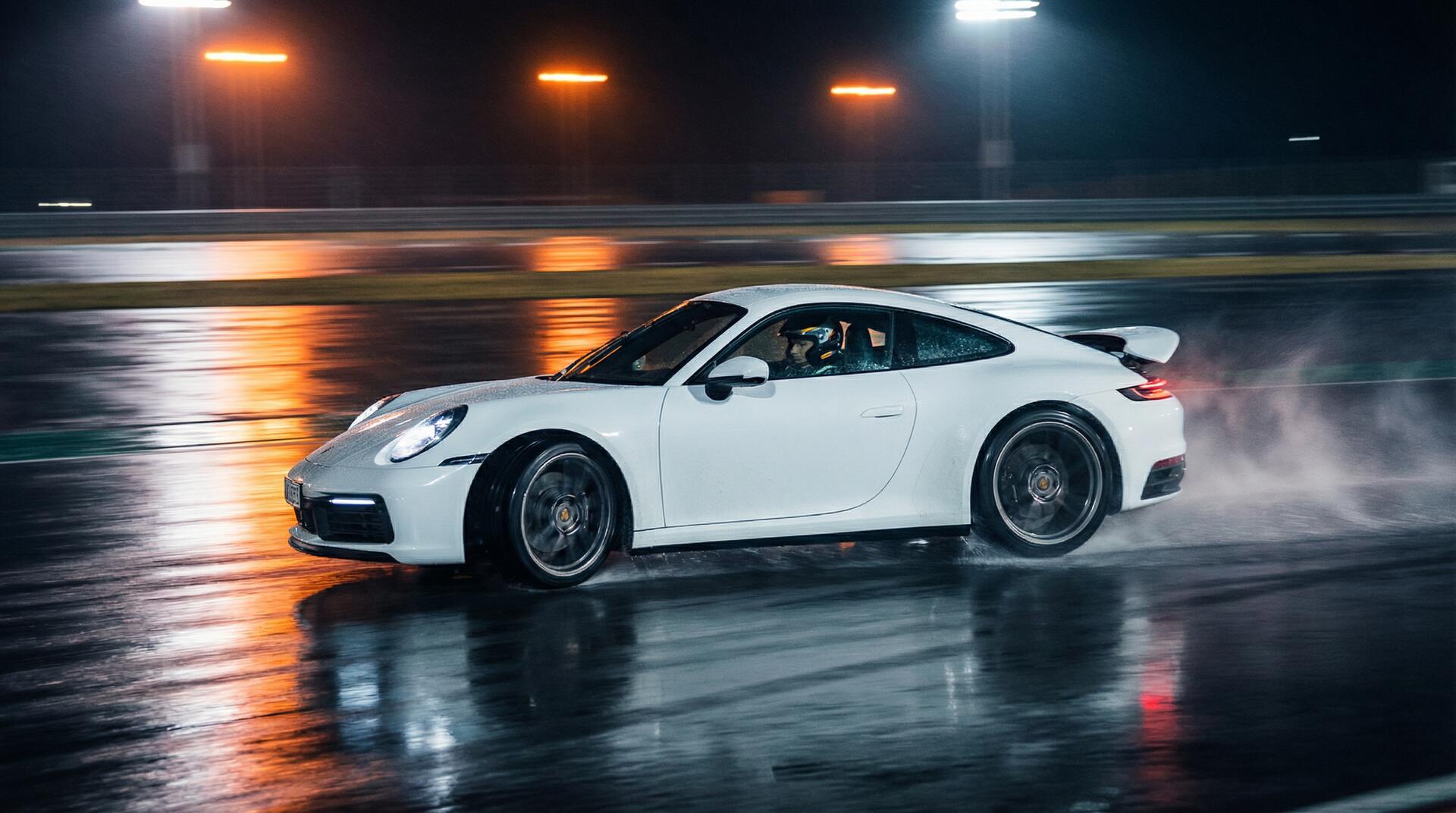 草莓视频跑车频道